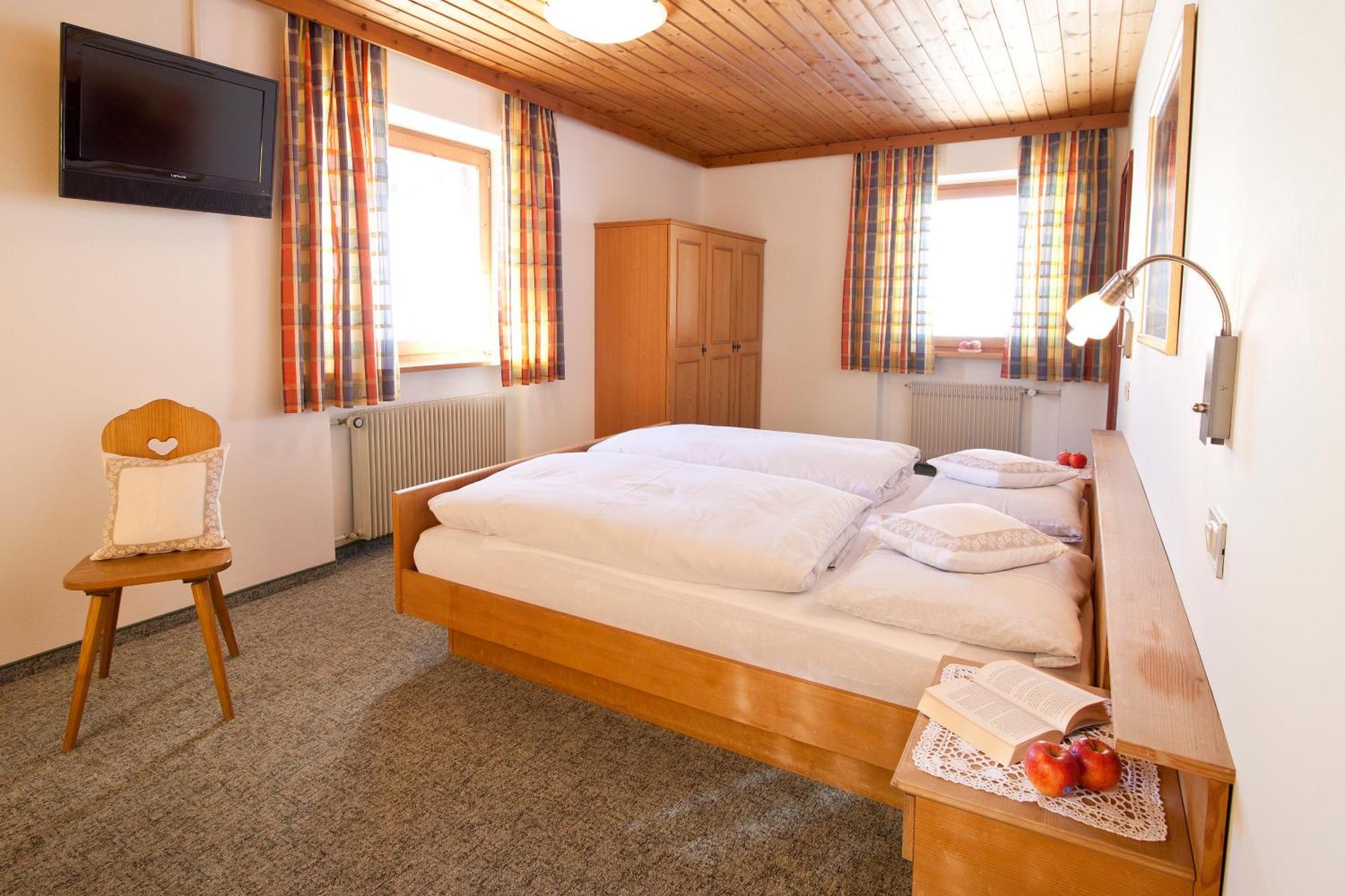 Lienharterhof Guest house Monguelfo-Tesido / Welsberg-Taisten